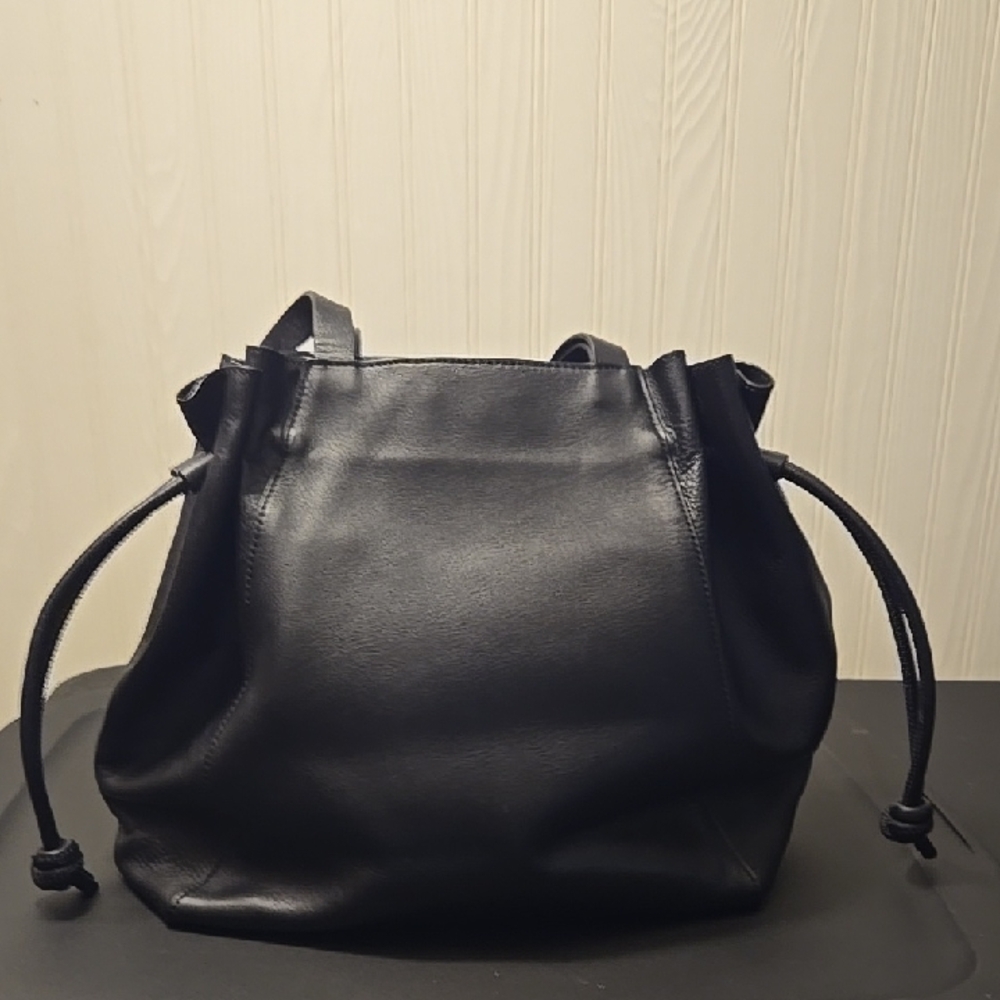 Elegant Black Leather Women's Bag